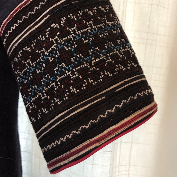 Authentic Thai Indigo tea coat with embroidery. Hmong tribe. Hand made. - Picture 6 of 16